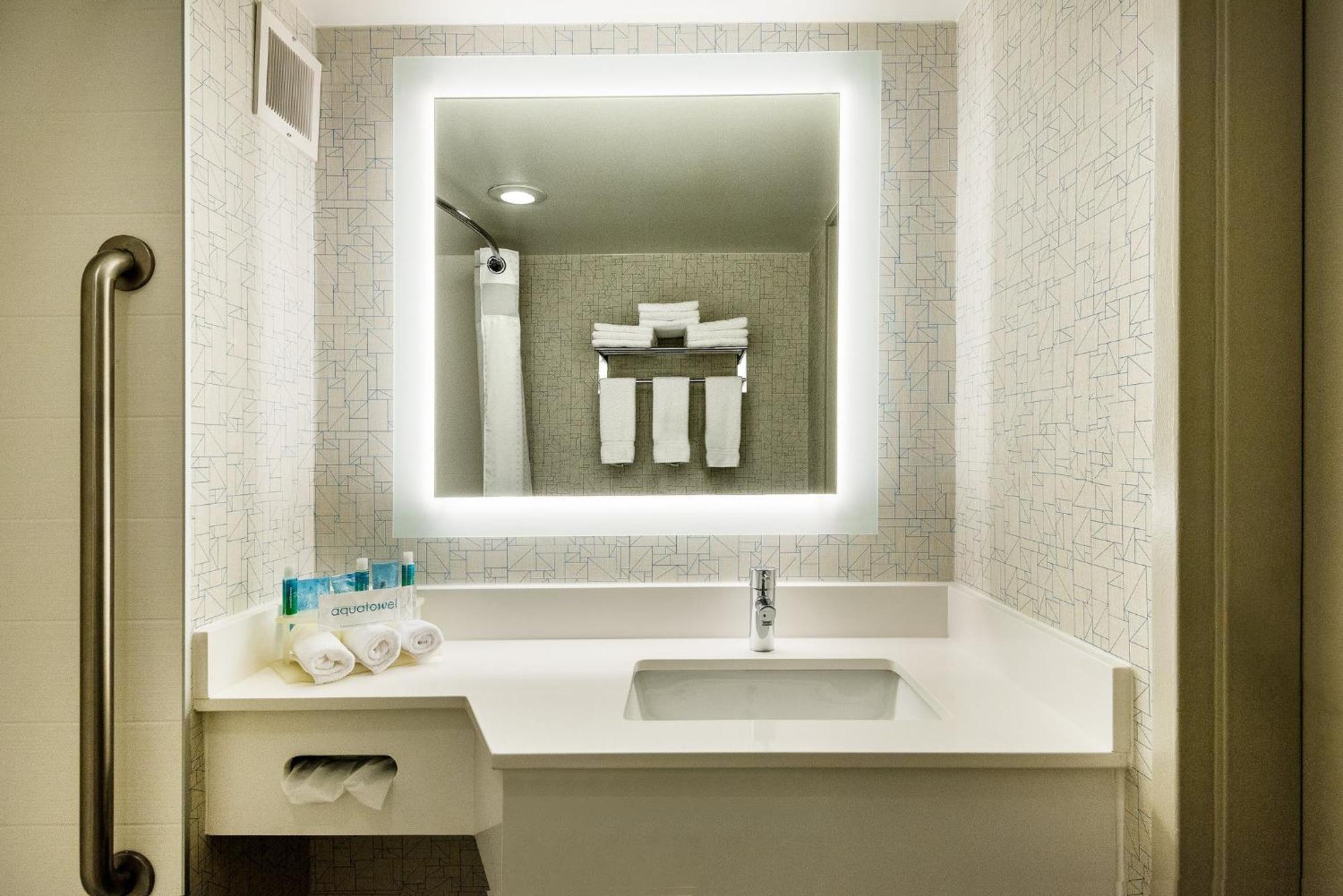 Holiday Inn Express Flint-Campus Area By Ihg Eksteriør billede